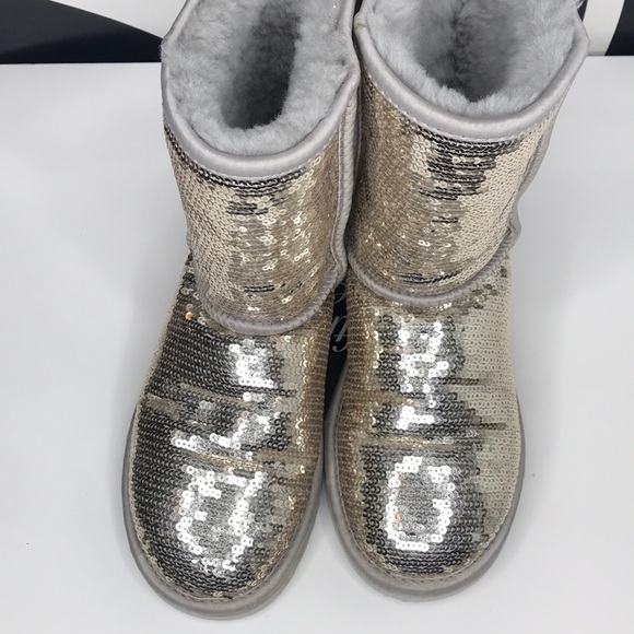 UGG CLASSIC SHORT GOLD SEQUIN BOOTS - Picture 8 of 8